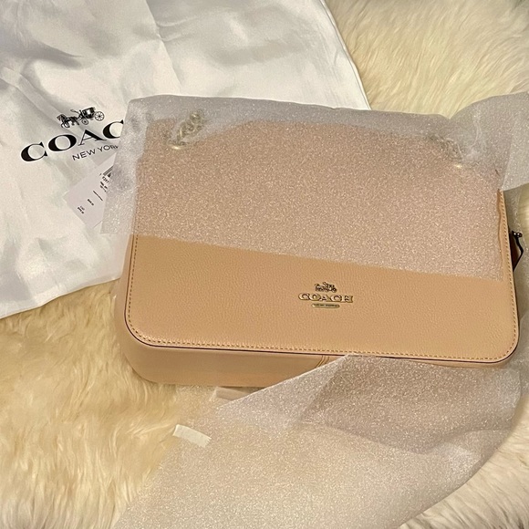 Coach Bryant Carryall - Picture 11 of 15